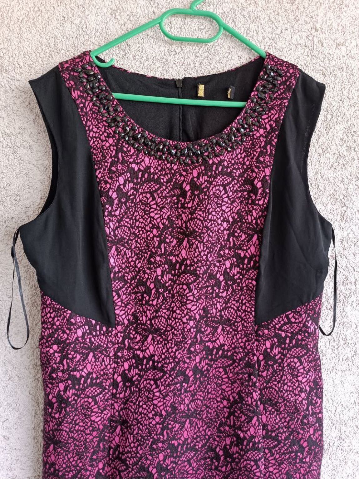 Siyah pembe Desenli Kolsuz Elbise — görsel 3/8