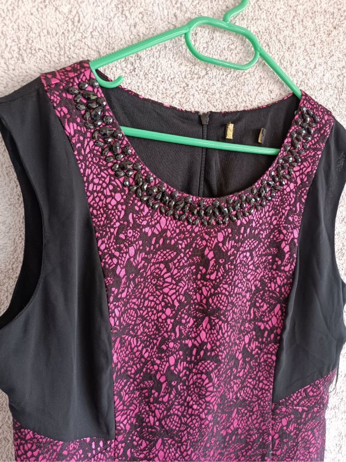 Siyah pembe Desenli Kolsuz Elbise — görsel 4/8