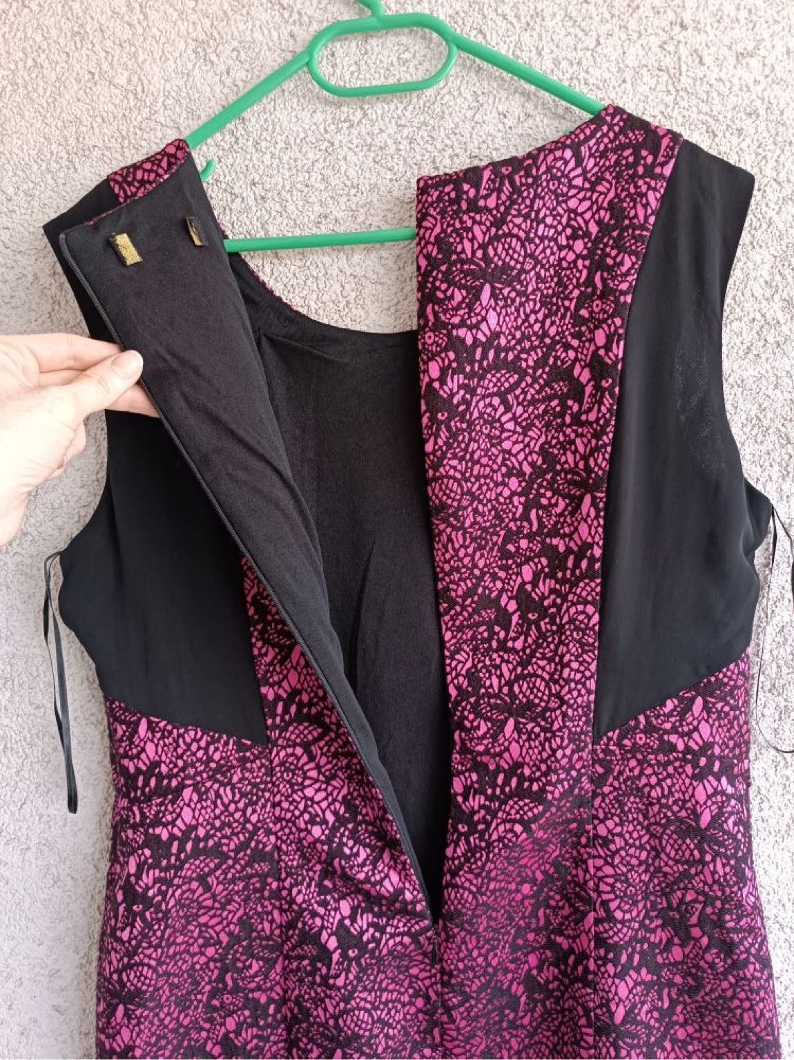 Siyah pembe Desenli Kolsuz Elbise — görsel 5/8
