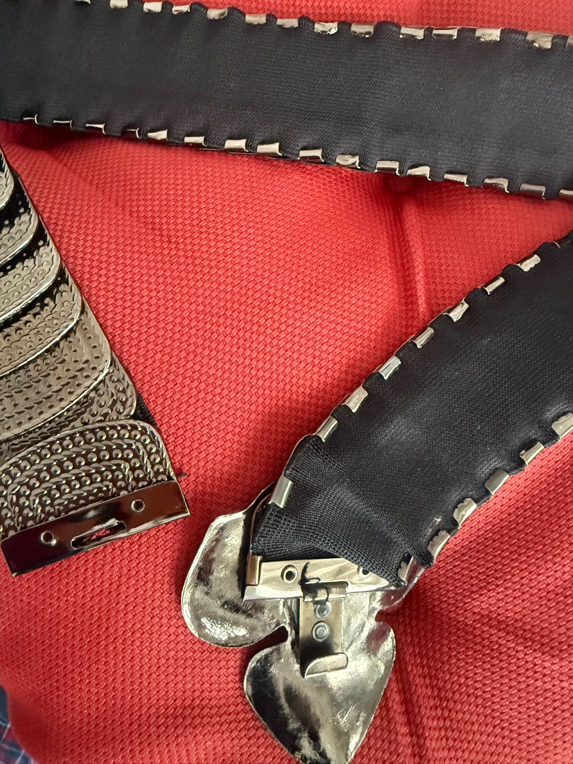 Metal çiçekli gösterişli kemer — görsel 5/5