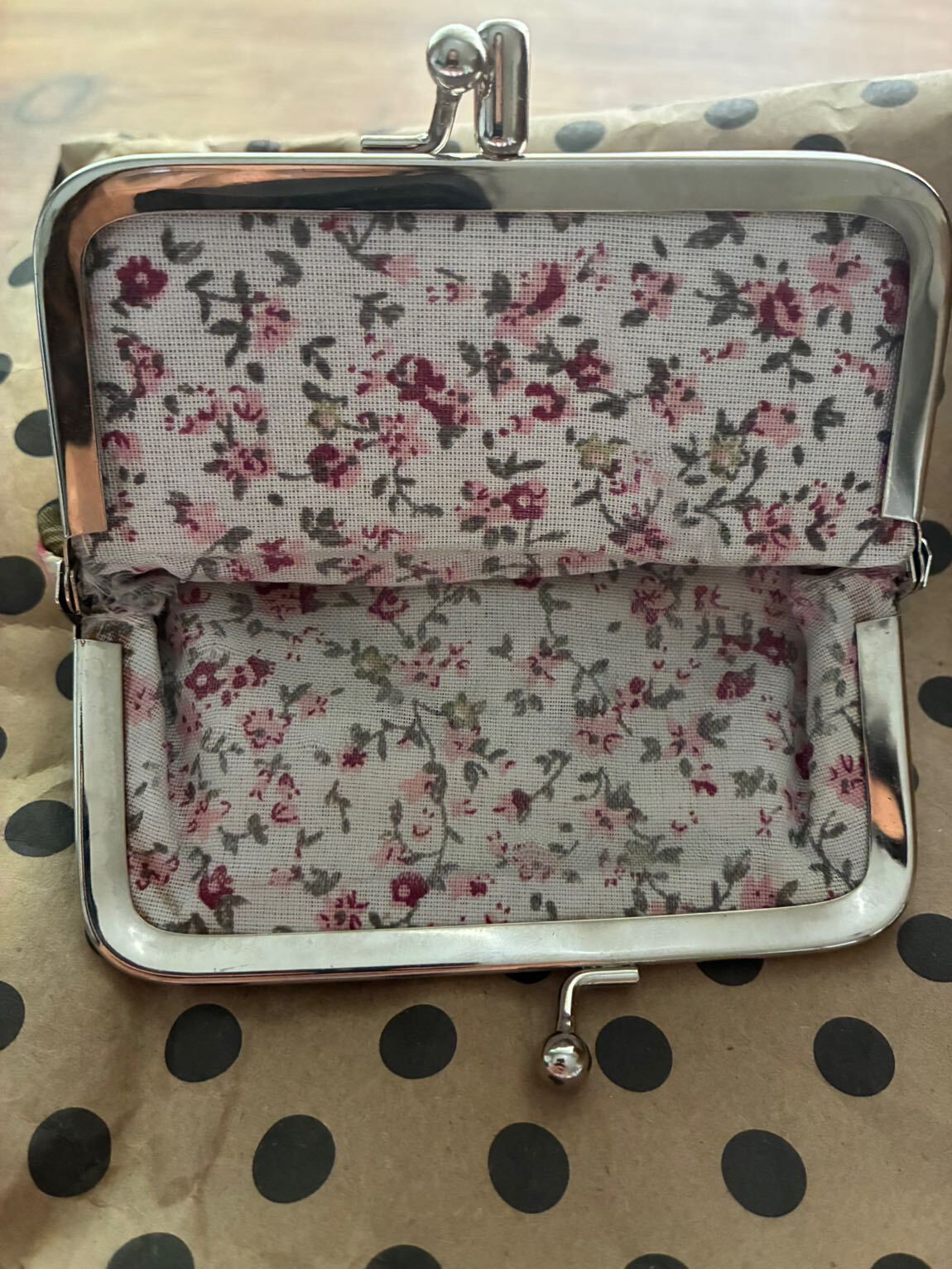 ANNA SUI Çiçek Desenli Cüzdan — görsel 2/4