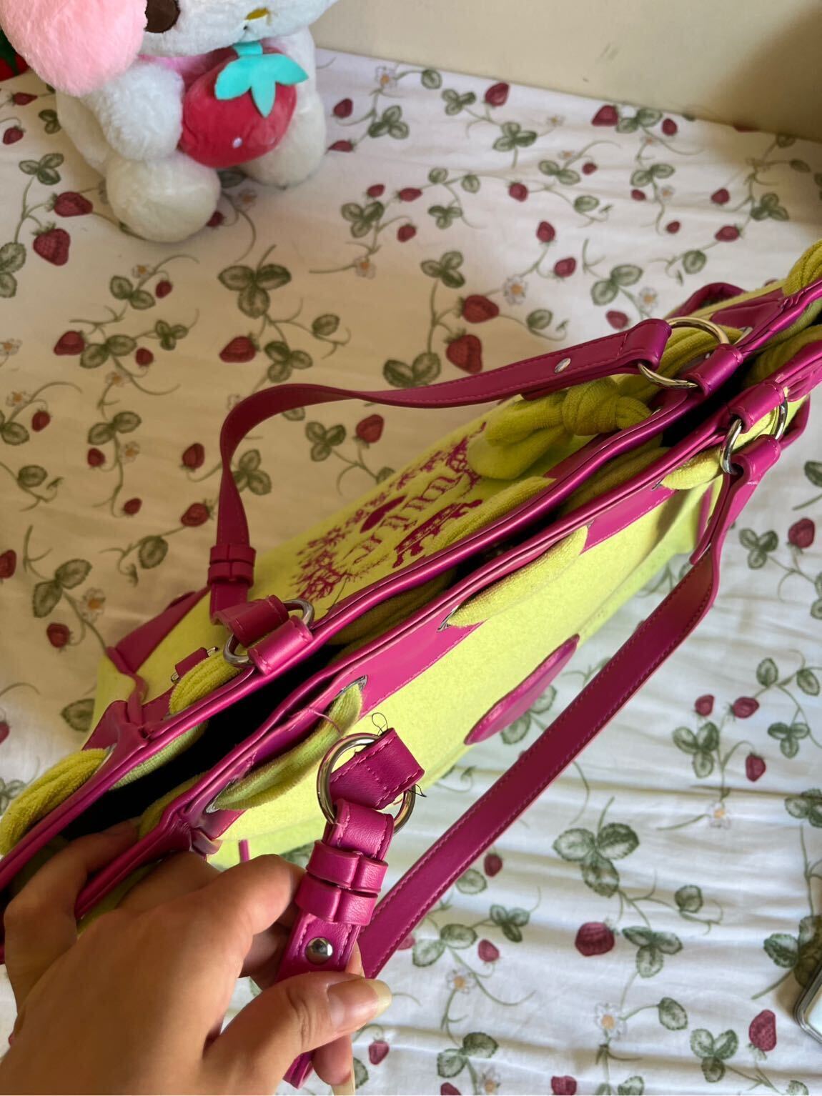 Juicy Couture Pembe Yeşil Askılı Çanta — görsel 3/7