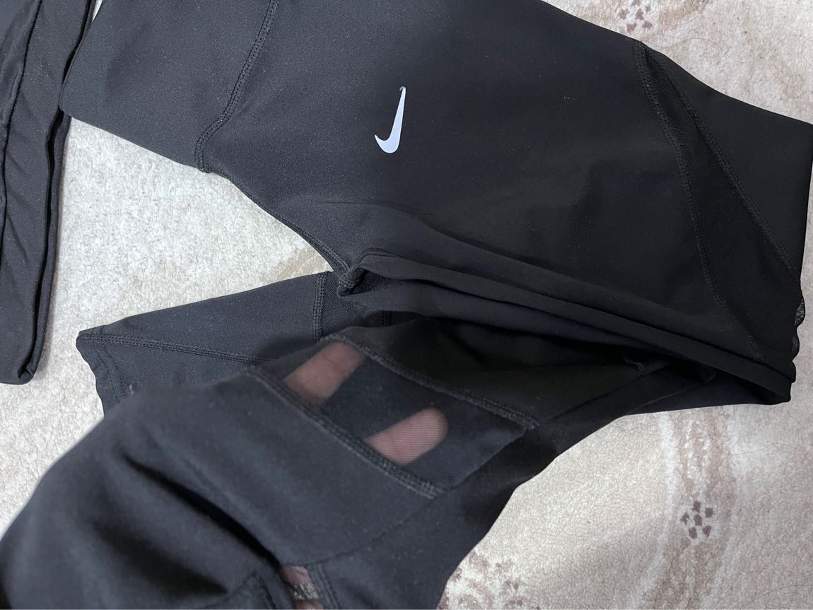 Nike Siyah Spor Tayt ve Sütyen Takım — görsel 3/4