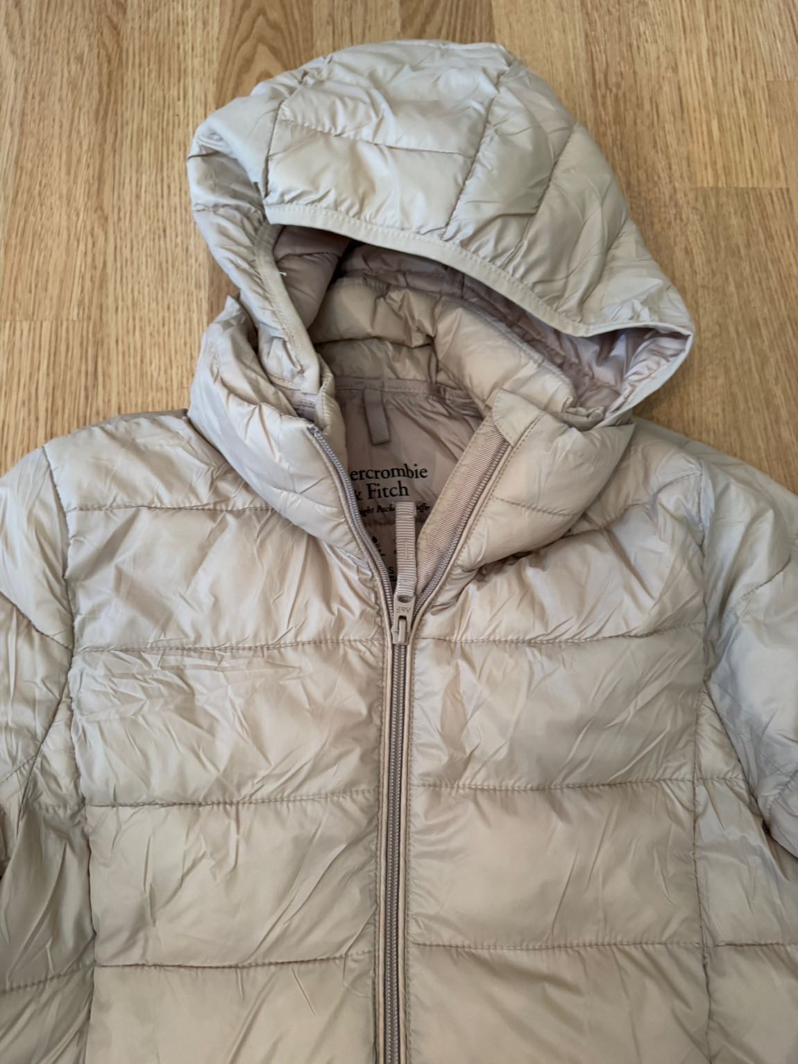 Abercrombie Kapüşonlu Fermuarlı Mont — görsel 2/8