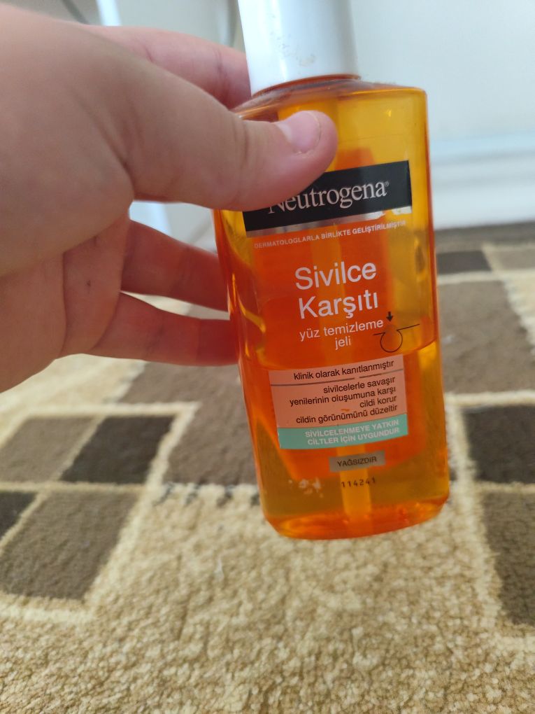 Neutrogena Yüz Temizleme Jeli — görsel 3/3