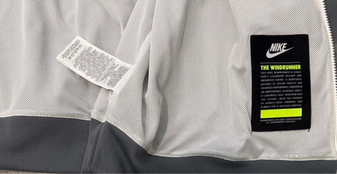 Nike Kapüşonlu Erkek Rüzgarlık — görsel 4/4