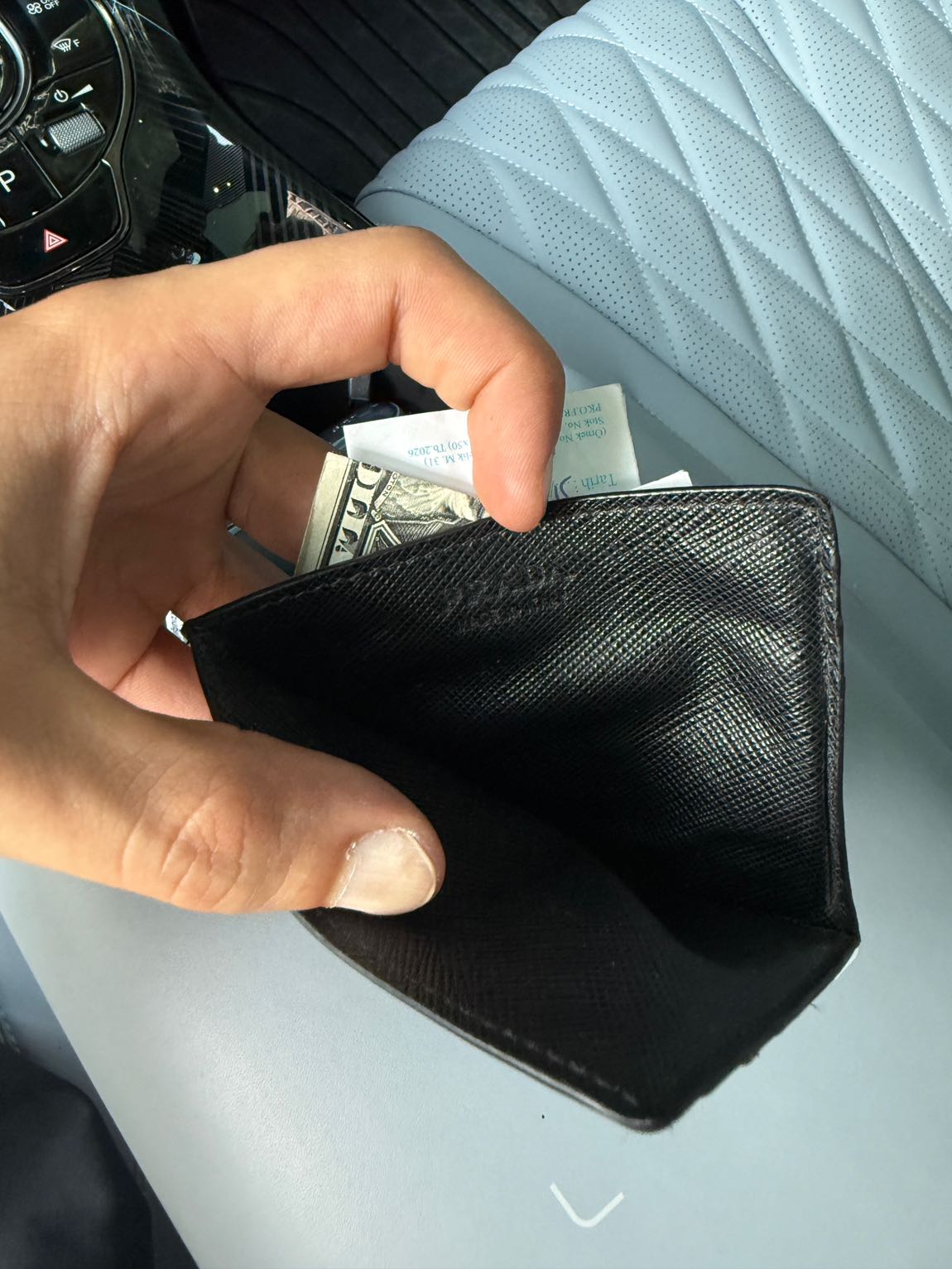 Prada Siyah Kartlık — görsel 3/4