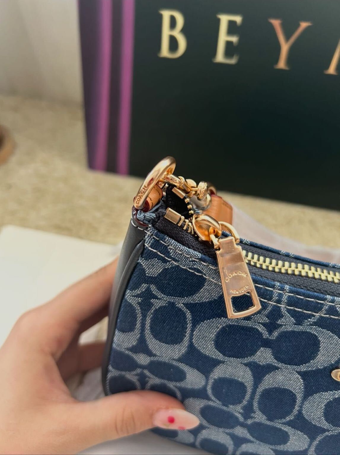 COACH Teri Shoulder Bag Denim — görsel 15/20