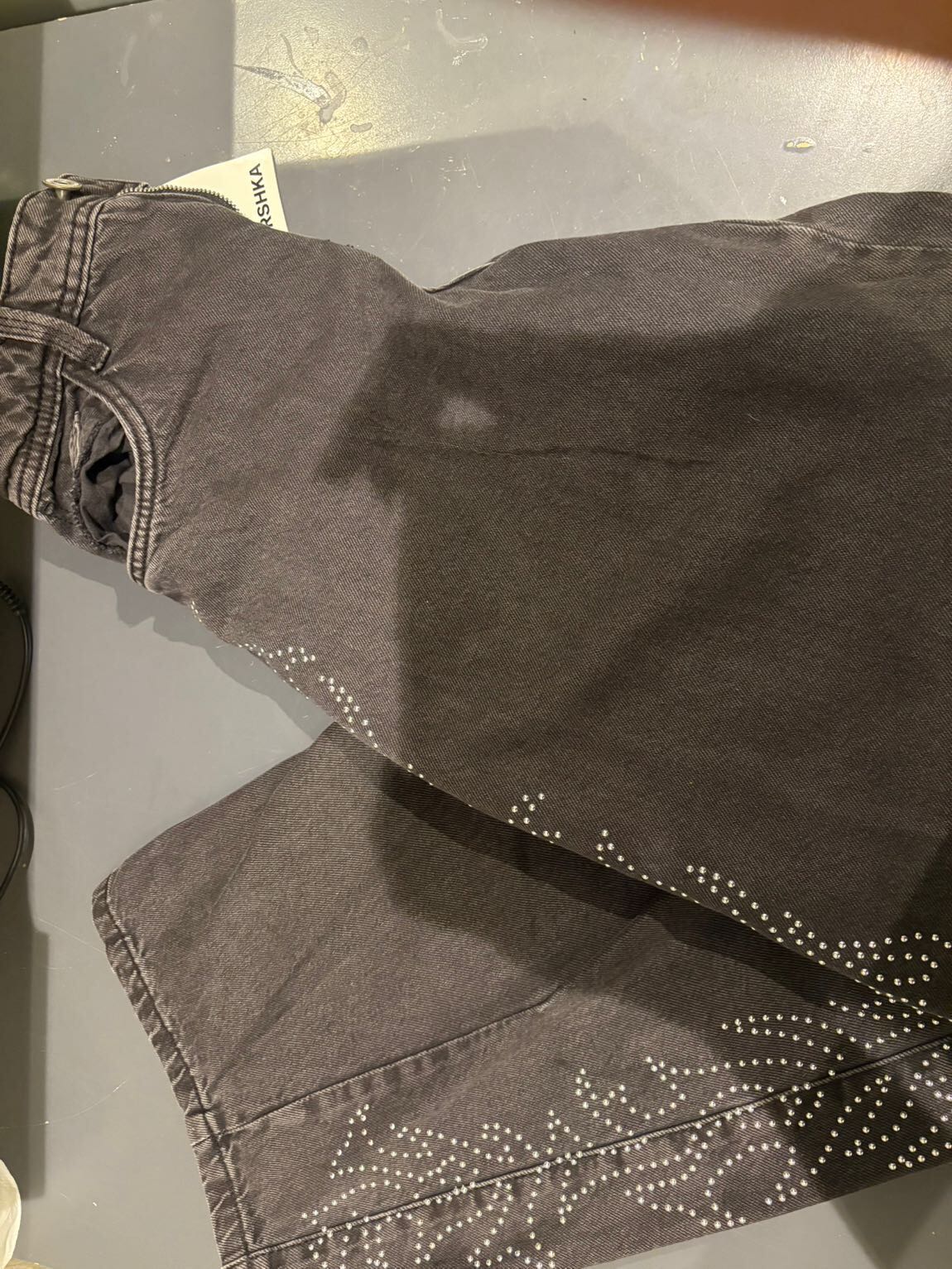 Bershka Taşlı Alev Desenli Füme Jean — görsel 4/11