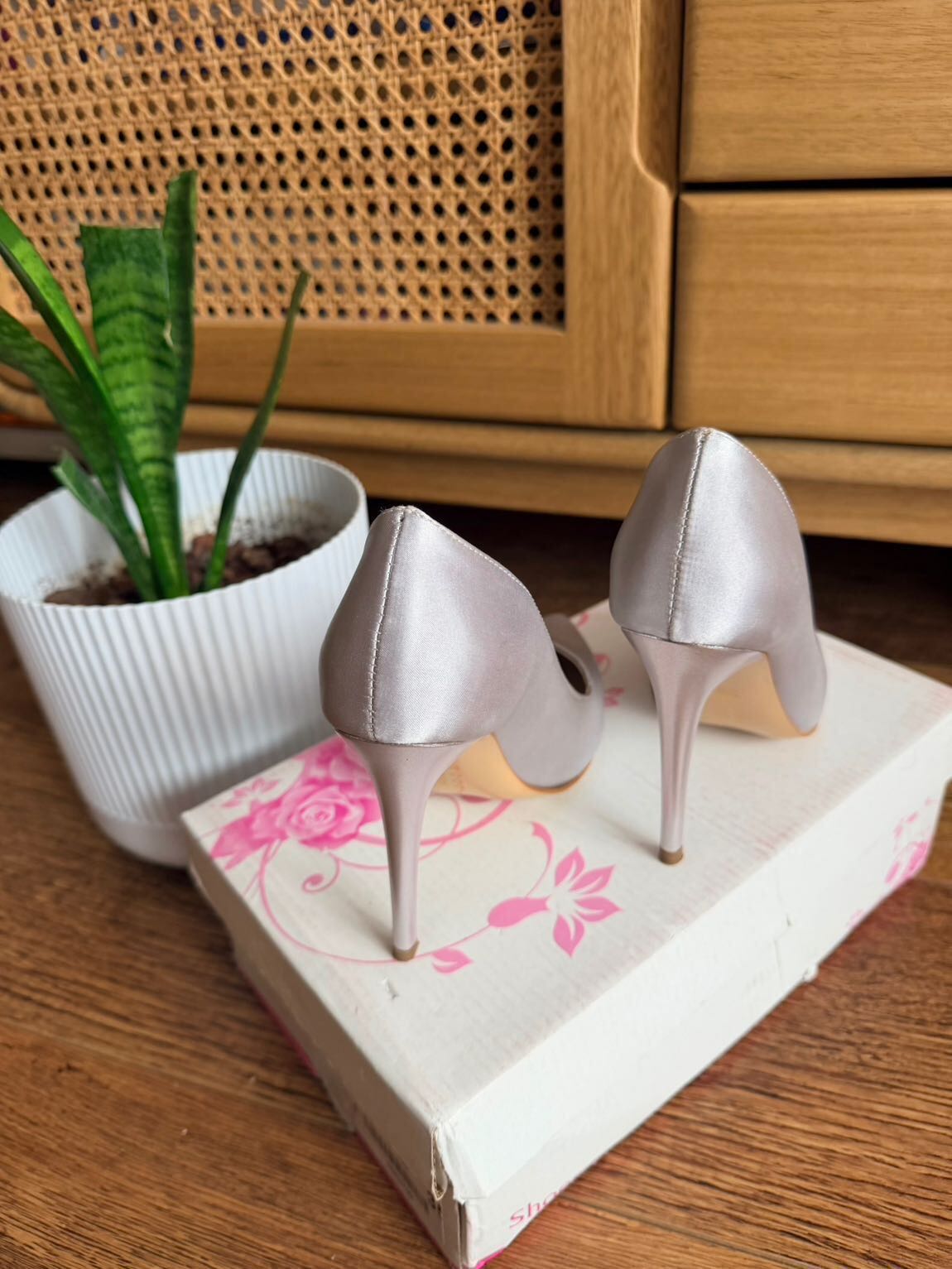 Gümüş Saten Stiletto Topuklu Ayakkabı — görsel 5/7
