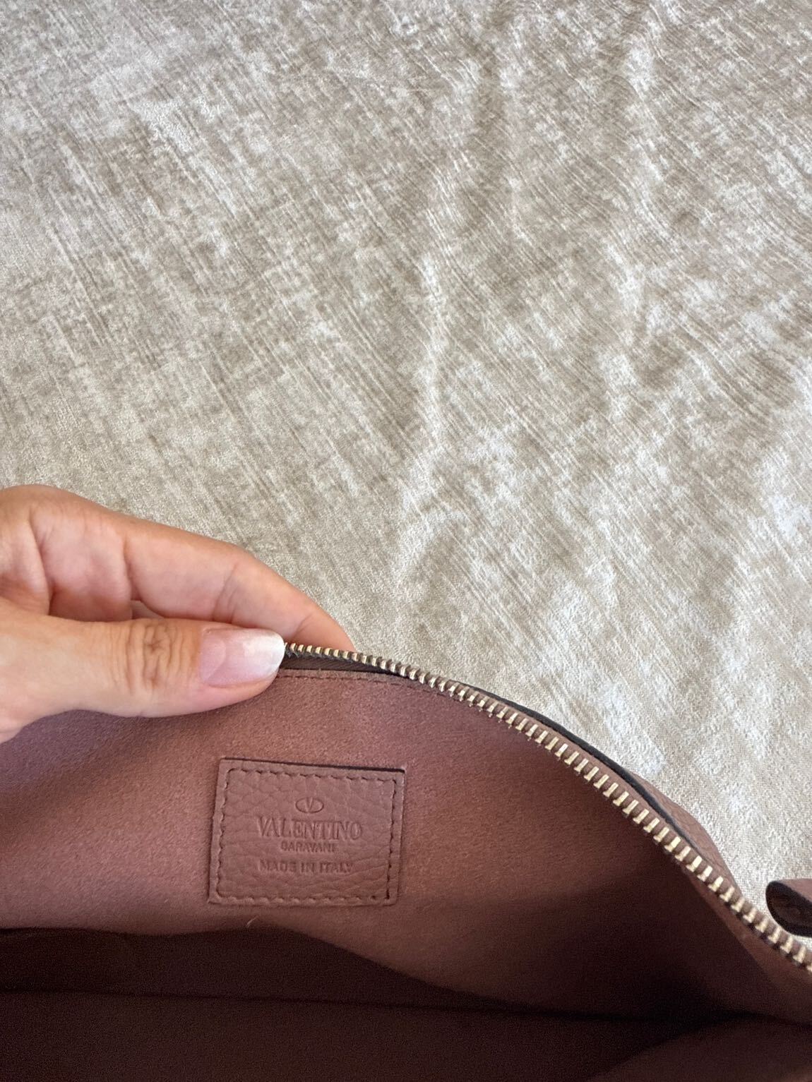 Valentino Garavani Pudra Deri Çanta — görsel 3/4