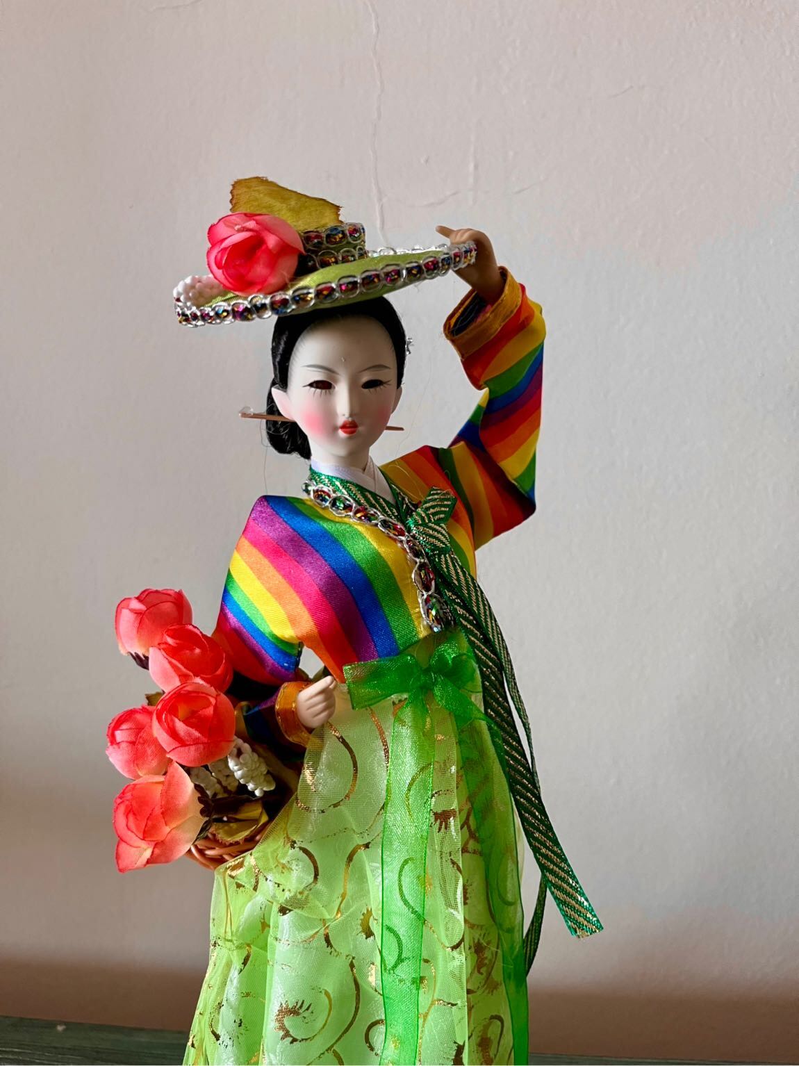 Kore Hanbok bebeği koleksiyonluk — görsel 4/5