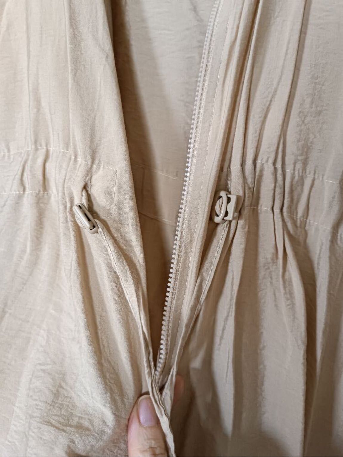 Kapüşonlu Beige Trençkot — görsel 4/8