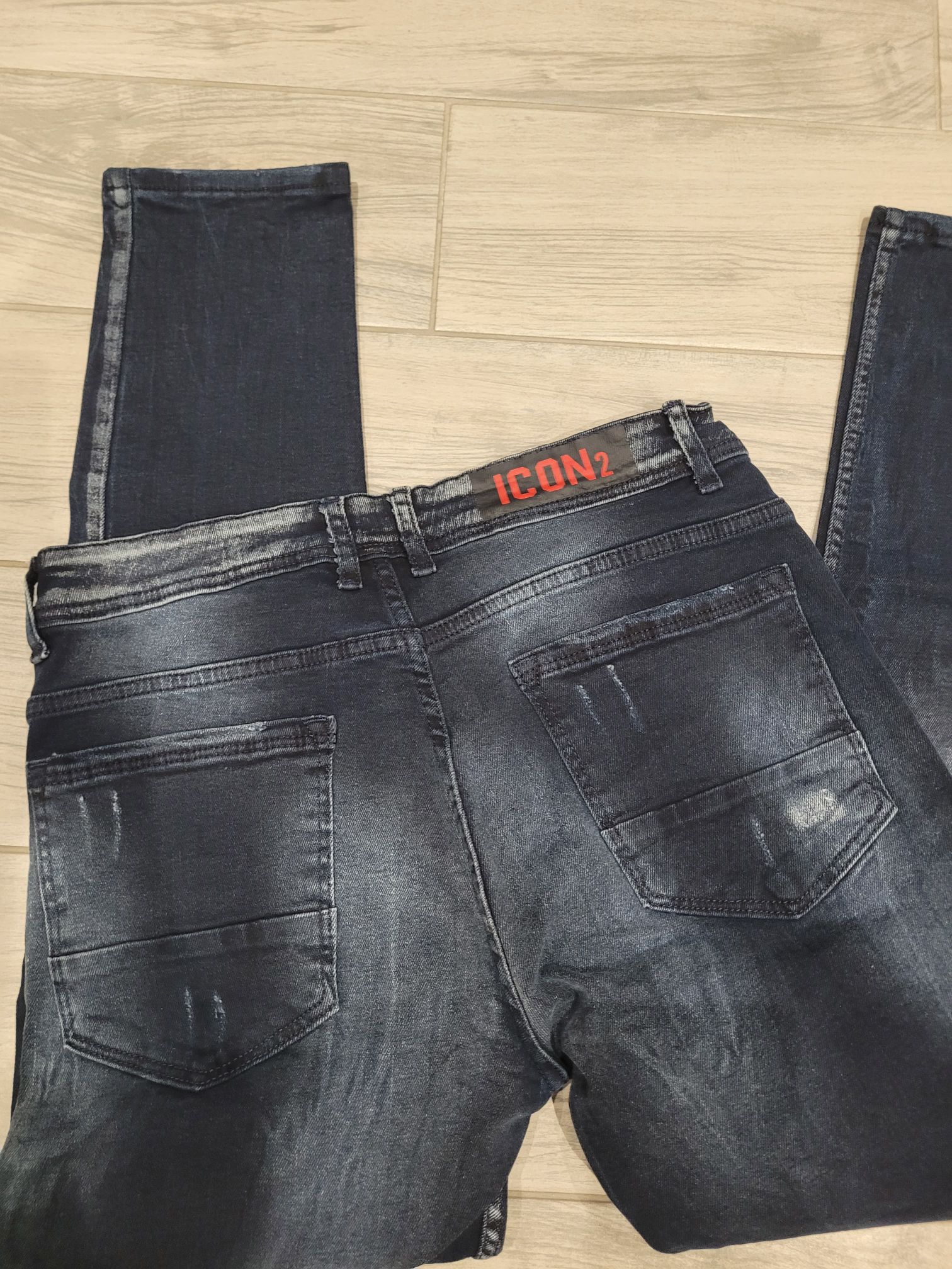Yırtık Detaylı Kot Pantolon — görsel 3/3