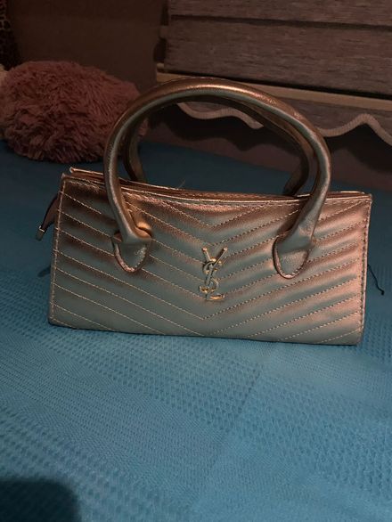 Yves Saint Laurent El Çantası