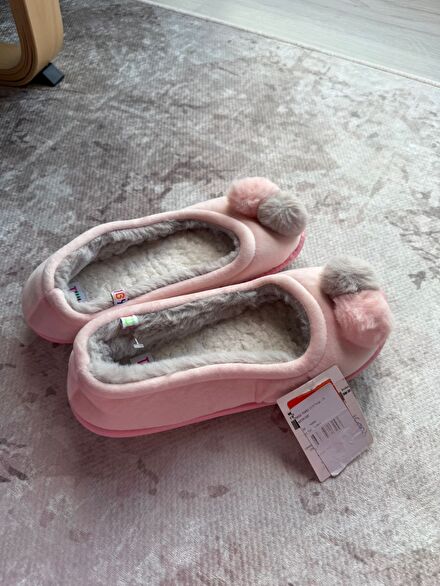 Pembe Ponponlu Ev ayakkabısı twigy