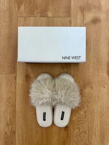 Nine West Tüylü Ev Terliği