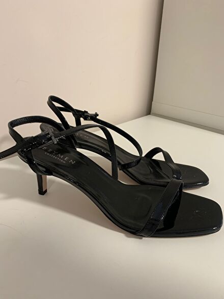 Beymen Siyah İnce Topuk Sandalet