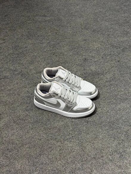 Nike Air Jordan 1 Low SE Metalic Silver