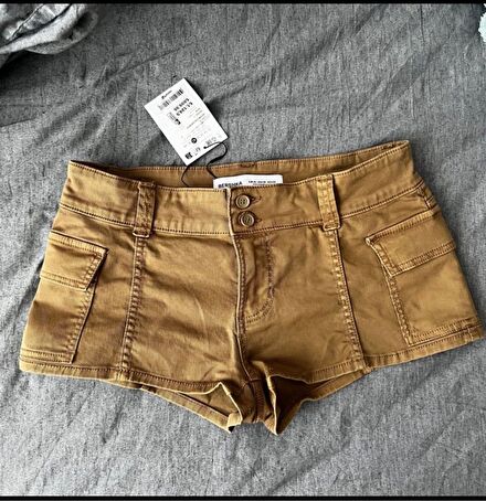 Bershka Bej Kargo Detaylı Şort