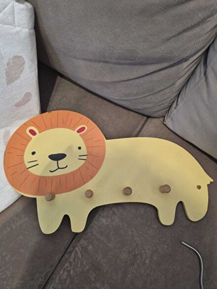 Aslan Figürlü Askı