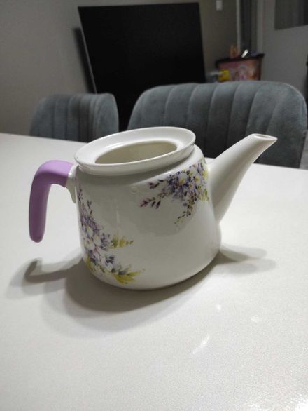Çiçek Desenli Çaydanlık