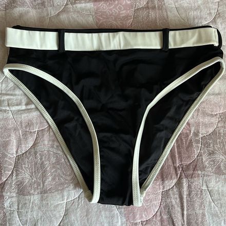 Bikini Altı Siyah Beyaz