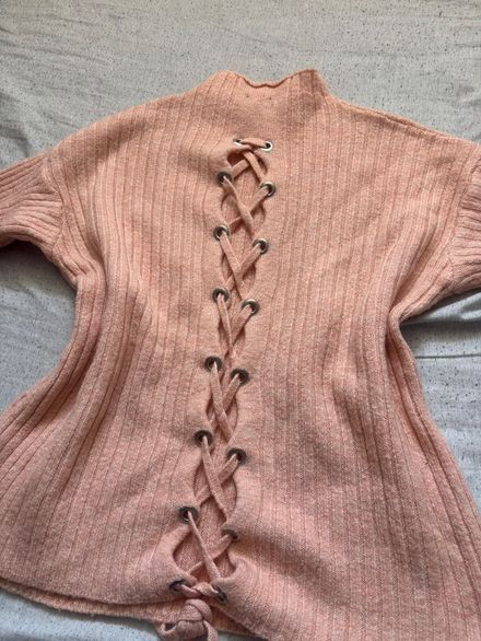 Pembe Bağcıklı Kazak