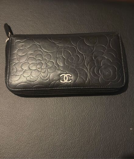 CHANEL Siyah Kuzu Derisi Cüzdan