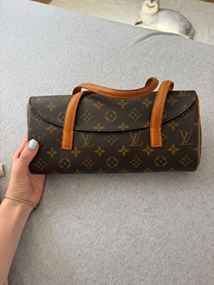Louis Vuitton Çantası