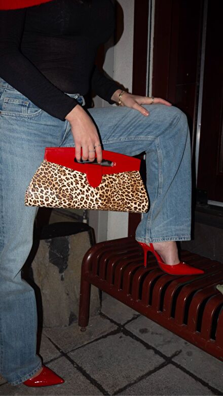 Leopar desenli kırmızı detay clutch çant