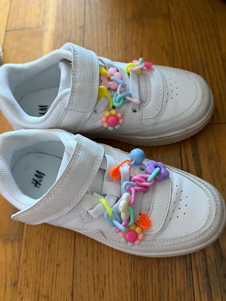 Beyaz Çiçekli Sneaker HM 28 numara