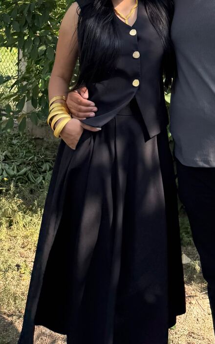 Siyah Yelek ve Etek takım