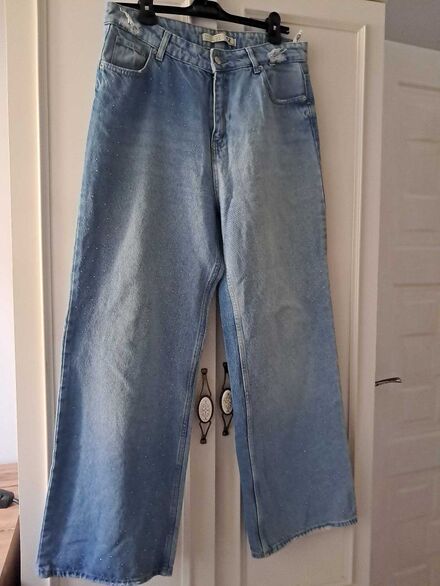 Bershka Taşlı Geniş Paça Jean Pantolon