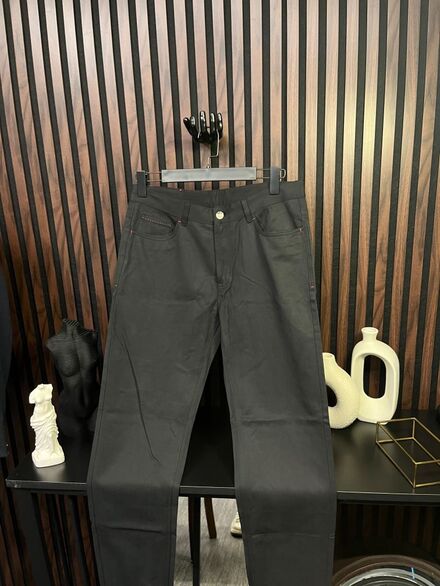 34 - ISAIA Siyah Pantolon