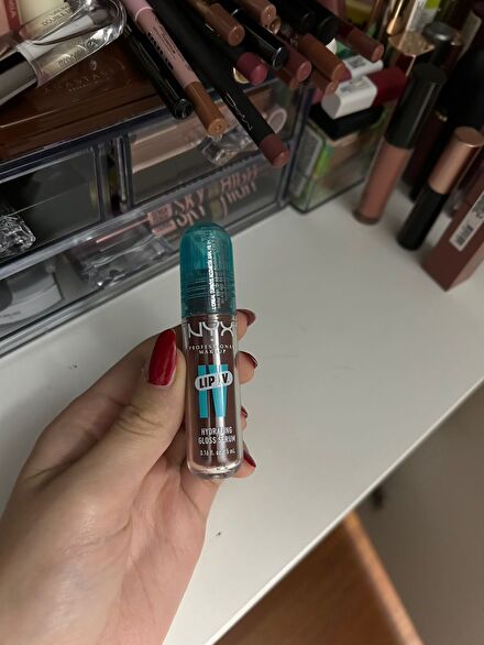 NYX Lip IV Hydrating Gloss Serum
