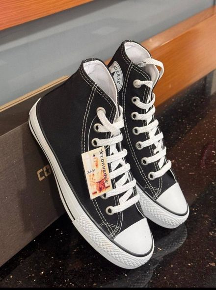 Siyah Converse Sneaker