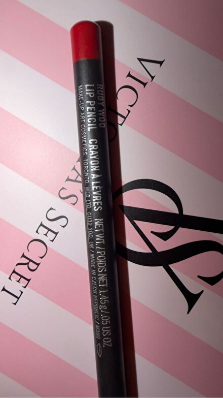 MAC Ruby Woo Dudak Kalemi