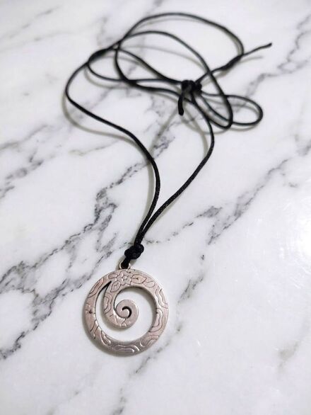 Gümüş Spiral Bağlamalı Kolye