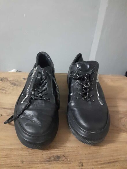 Siyah Fermuar Detaylı Sneaker