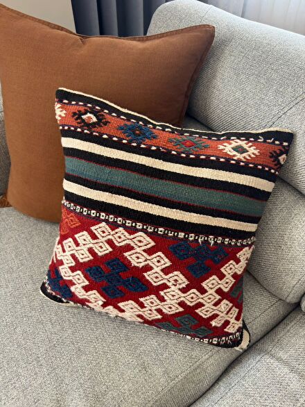 Etnik Dokuma Kilim Kırlent Kılıfı