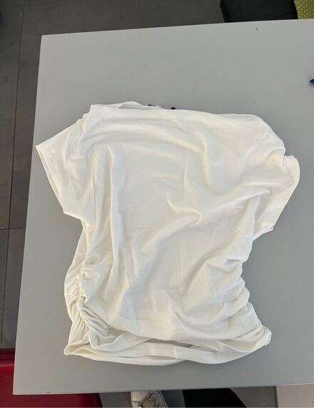 Beyaz Büzgülü T-Shirt