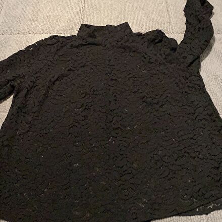 H&M dantelli üst