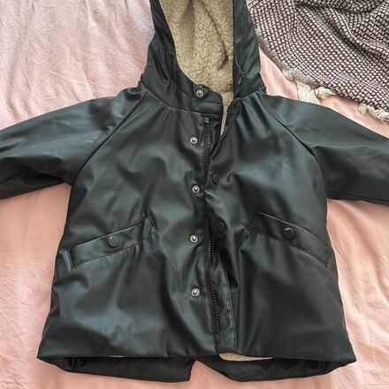 Zara Siyah Kapüşonlu Mont