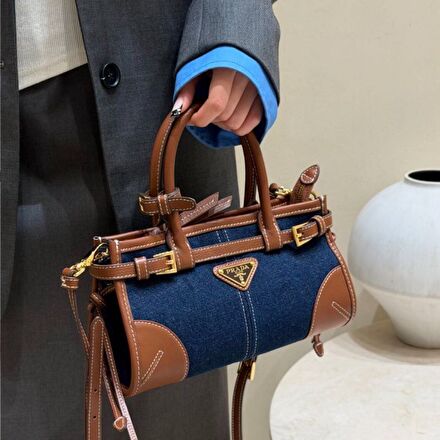 Prada Kol Çantası