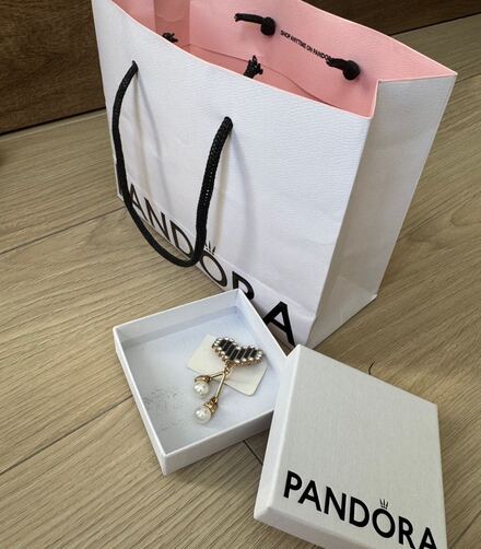 Pandora broş
