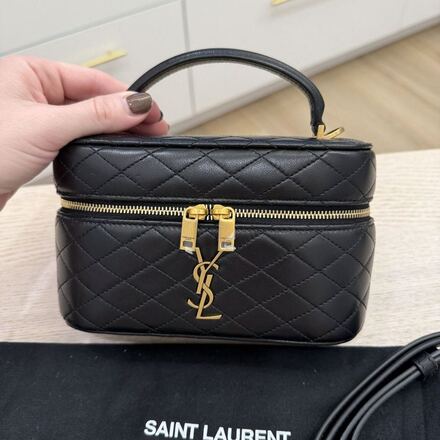 Saint Laurent Siyah Kapitone Çanta ve Gü