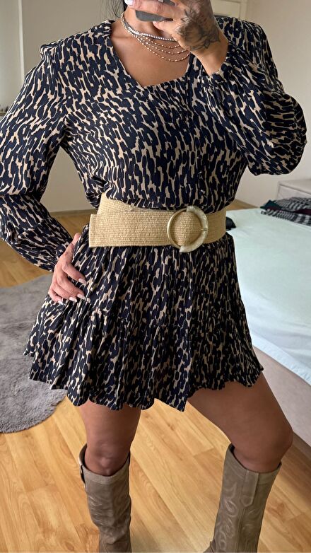 Zara Desenli Volanlı mini elbise