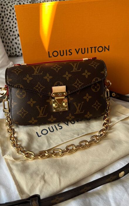 Pochette Metis East West Monogram
