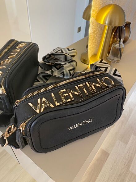 Valentino Siyah Omuz Çantası